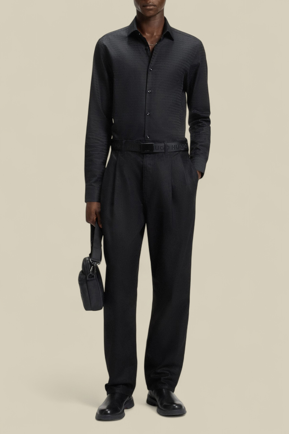 תמונת כל הלוק של חולצת מכופתרת